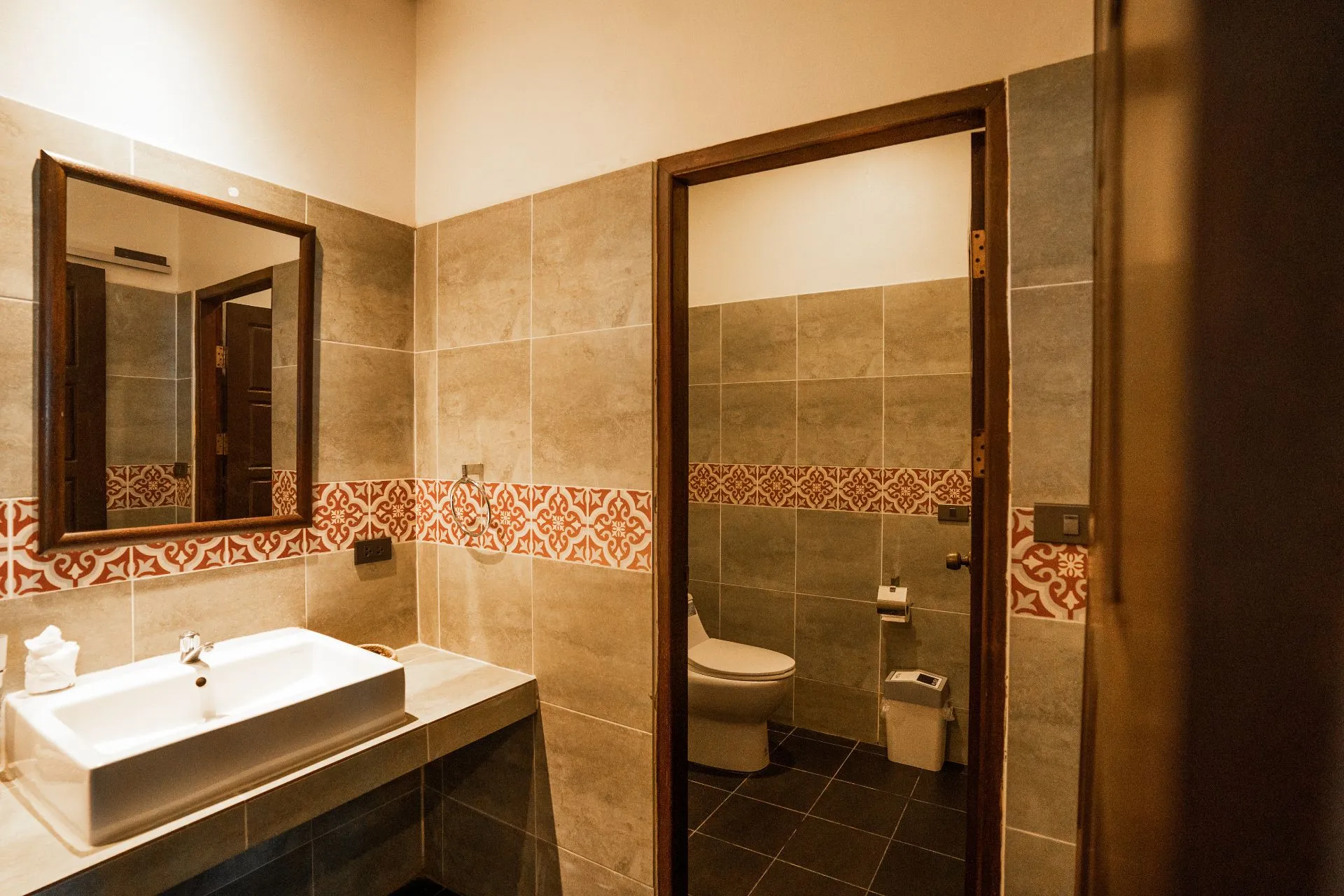 Deluxe Double Zimmer – Badezimmer